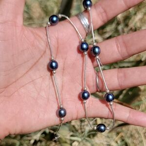 Lovely vintage peacock pearls liquid sterling silver necklace